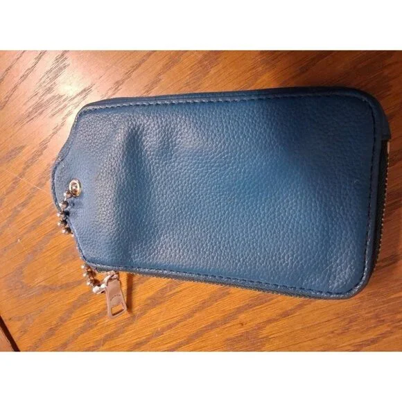 COACH Hangtag Multifunction Case in Leather - Picture 2 of 5